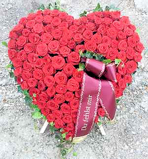 Herz aus Rosen für Beerdigung Trauergesteck Herz